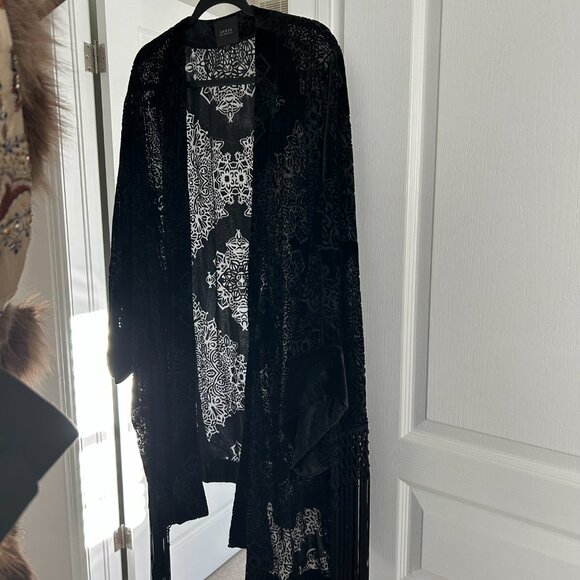 GUESS Los Angeles Black Velvet Burnout Fringe Boho Kimono XS/S - Picture 6 of 6